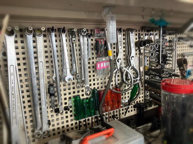 車は人を乗せて走る鉄の塊です。絶対に安全でなくてはなりません。