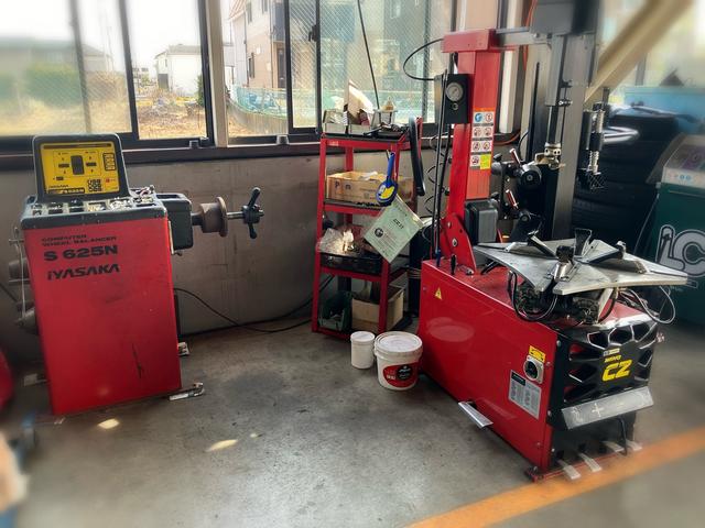 タイヤチャンジャー＆バランサー完備