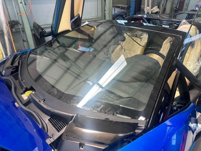 ランボルギーニ　アヴェンタドール　ロードスター　フロントガラス交換　保険修理　自社コーティング　輸入車　板金塗装　リペア　車検整備　カスタム　大垣市　羽島市　岐阜市　