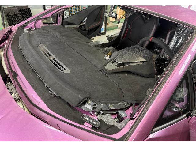 ランボルギーニ　ウラカン　ペルフォルマンテ　クーペ　フロントガラス交換　保険修理　自社コーティング　輸入車　板金塗装　リペア　車検整備　カスタム　大垣市　羽島市　岐阜市　