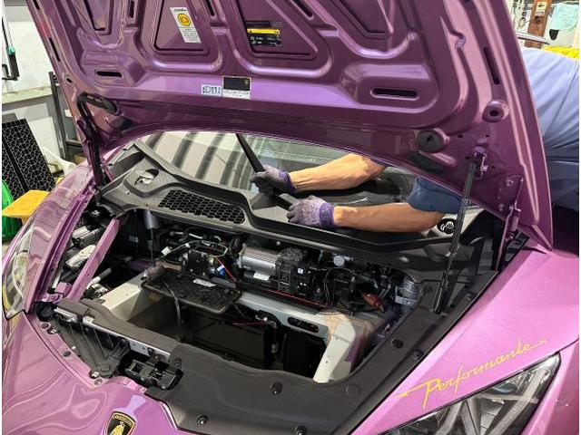 ランボルギーニ　ウラカン　ペルフォルマンテ　クーペ　フロントガラス交換　保険修理　自社コーティング　輸入車　板金塗装　リペア　車検整備　カスタム　大垣市　羽島市　岐阜市　