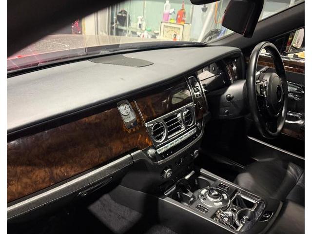 ロールスロイス　ゴースト　ダッシュおろし　内装補修・修理　自社コーティング　輸入車　板金塗装　リペア　車検整備　カスタム　大垣市　羽島市　岐阜市　