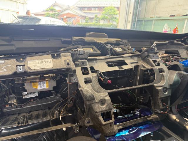 ロールスロイス　ゴースト　ダッシュおろし　内装補修・修理　自社コーティング　輸入車　板金塗装　リペア　車検整備　カスタム　大垣市　羽島市　岐阜市　