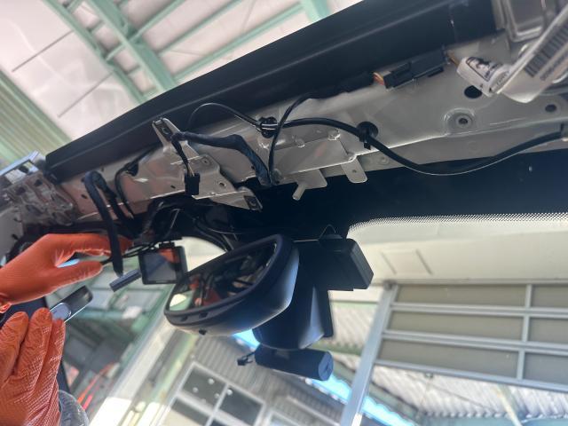 フェラーリ　４８８スパイダー　フロントガラス交換　保険修理　自社コーティング　輸入車　板金塗装　リペア　車検整備　カスタム　大垣市　羽島市　岐阜市　