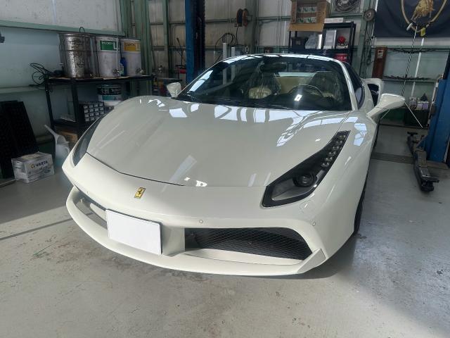 フェラーリ　４８８スパイダー　フロントガラス交換　保険修理　自社コーティング　輸入車　板金塗装　リペア　車検整備　カスタム　大垣市　羽島市　岐阜市　