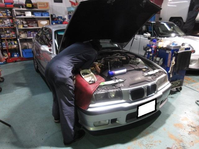 BMW318is：エンジンオイル漏れ修理【 輸入車の車検、点検、整備は創業50年のオートリーゼンにお任せ下さい】
