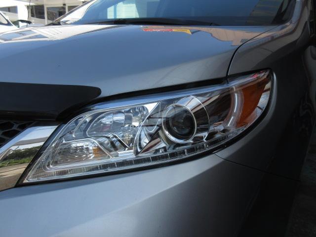 USトヨタ シエナ：ヘッドライト交換【 輸入車の車検、点検、整備は創業50年のオートリーゼンにお任せ下さい】