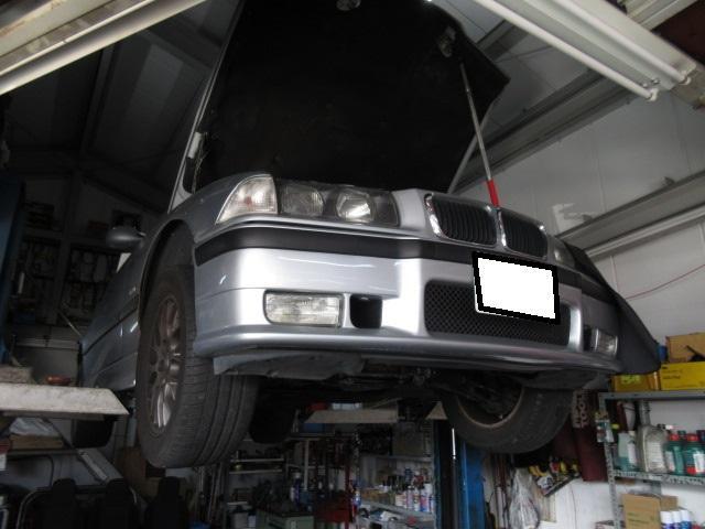 BMW318is (E36)：オイル漏れ修理【 輸入車の車検、点検、整備は創業50年のオートリーゼンにお任せ下さい】