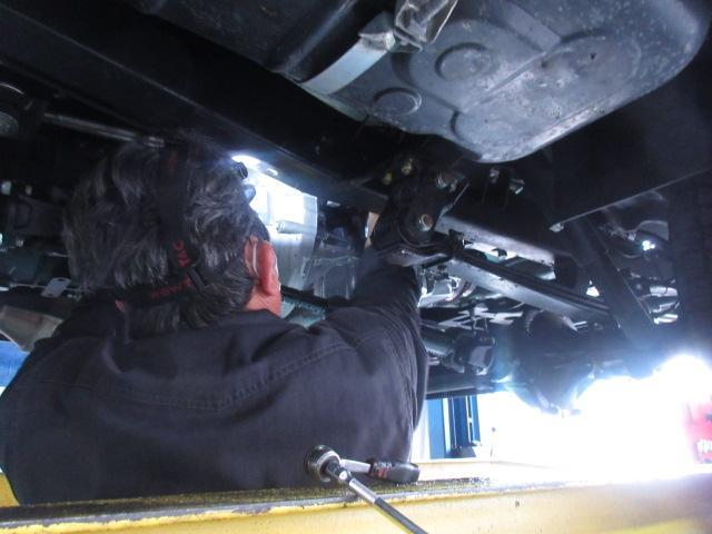 UAZ2206：水漏れ修理【 輸入車の車検、点検、整備は創業54年のオートリーゼンにお任せ下さい】