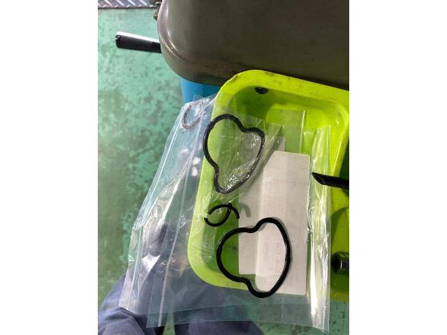 トヨタ　ハイエース　車検整備　オイル漏れ　エレメントハウジングパッキン交換