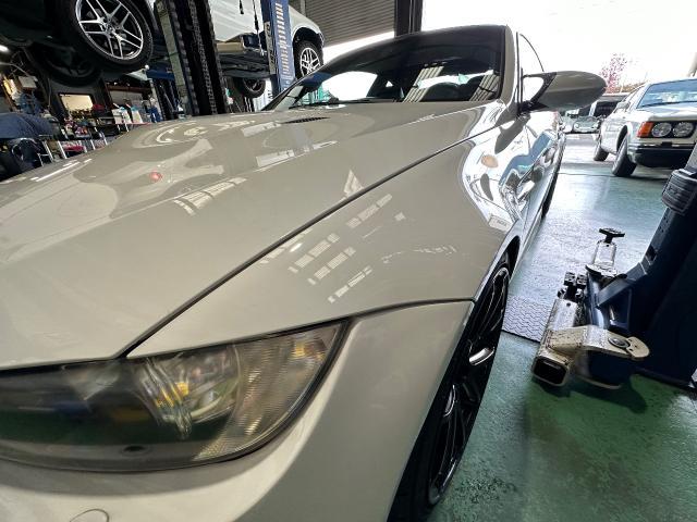 BMW M3 フロントバンパー ボンネット フロントフェンダー 飛び石傷修理 塗装 凹み 板金
