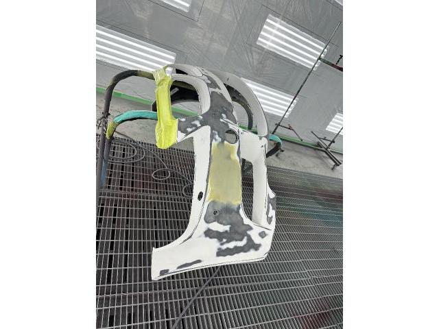 BMW M3 フロントバンパー ボンネット フロントフェンダー 飛び石傷修理 塗装 凹み 板金