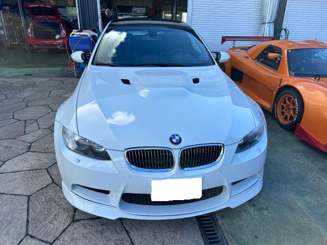 BMW M3 フロントバンパー ボンネット フロントフェンダー 飛び石傷修理 塗装 凹み 板金