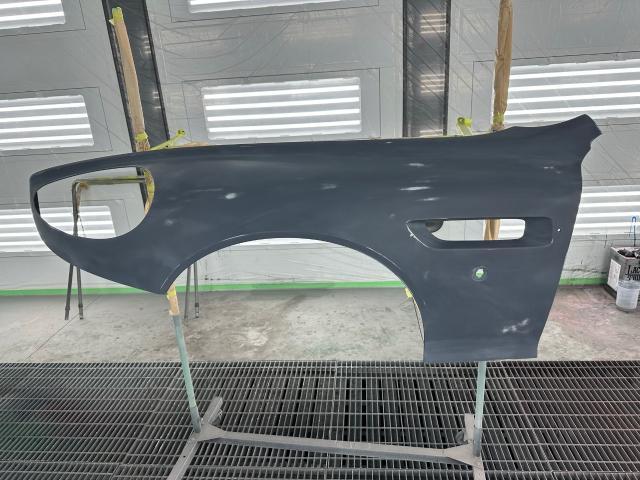 アストンマーティン　DB9 フロントフェンダー　フロントバンパー　交換　修理　塗装　鈑金