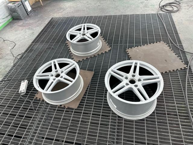 ポルシェ９１１　キャリパー塗装　ホイール塗装　ルーフ塗装　