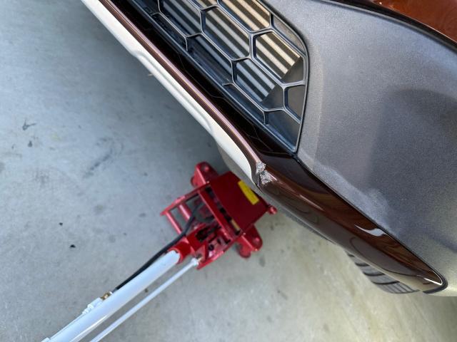 ボルボ　Ｖ４０　クロスカントリー　フロントバンパー　ドア　キズ・へこみ直し　岐阜市　板金塗装