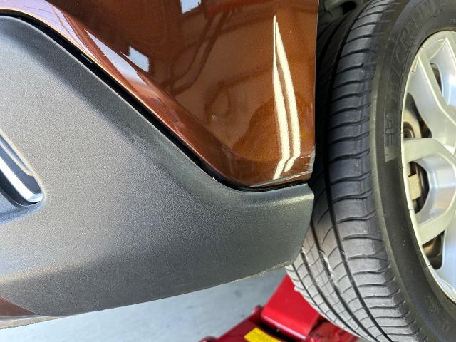 ボルボ　Ｖ４０　クロスカントリー　フロントバンパー　ドア　キズ・へこみ直し　岐阜市　板金塗装