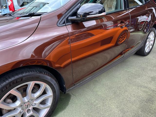 ボルボ　Ｖ４０　クロスカントリー　フロントバンパー　ドア　キズ・へこみ直し　岐阜市　板金塗装