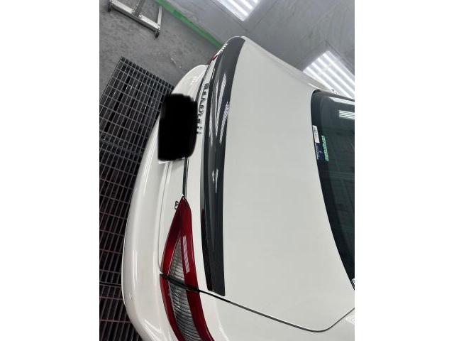 マセラティ　グラントゥーリズモ　カーボン　リアウイング　クリア剥がれ修理　塗装