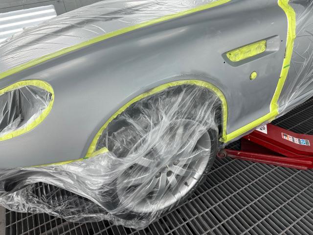 アストンマーティン DB9 フロントバンパー フロントフェンダー ドアミラーカバー キズ・へこみ直し 岐阜市 輸入車 鈑金 塗装