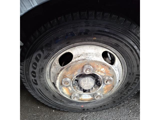 いすゞ　エルフトラック　ディーゼル車用(オイル交換)　スタットレスタイヤに付け替え　可児市　御嵩町　美濃加茂市　八百津町　土岐市　瑞浪市　恵那市　中津川市