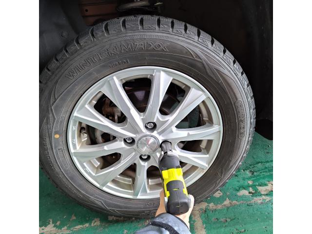 日産　ノート　ライト・ウィンカー類修理・整備　スタットレスタイヤに付け替え　可児市　美濃加茂市　御嵩町　八百津町　土岐市　瑞浪市　恵那市　中津川市