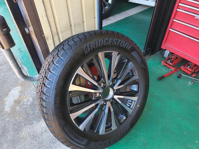 トヨタ　ランドクルーザー　ホイール・タイヤ交換
土岐市瑞浪市 多治見市 恵那市 春日井市 中津川市