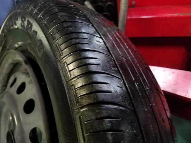 関ヶ原町からご入庫、アルトのタイヤはめ替え作業