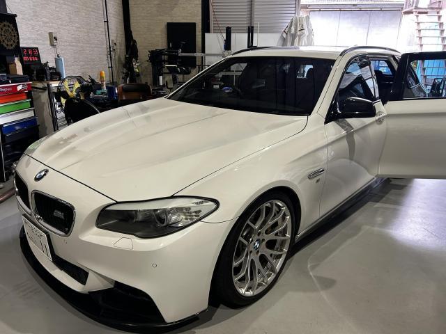 BMW 5シリーズ　F11　エンジン後端のオイル漏れ修理（リヤクランクシール交換）