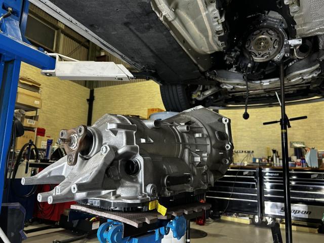 BMW 5シリーズ　F11　エンジン後端のオイル漏れ修理（リヤクランクシール交換）