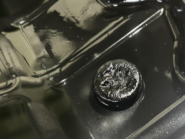 日産　V37スカイライン 200GT-t　ダイムラー製7速ATのATF圧送交換（トルコン太郎／オイルパン脱着）