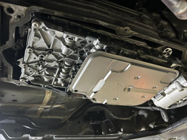 日産　V37スカイライン 200GT-t　ダイムラー製7速ATのATF圧送交換（トルコン太郎／オイルパン脱着）