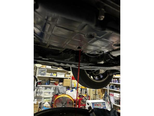 日産　V37スカイライン 200GT-t　ダイムラー製7速ATのATF圧送交換（トルコン太郎／オイルパン脱着）