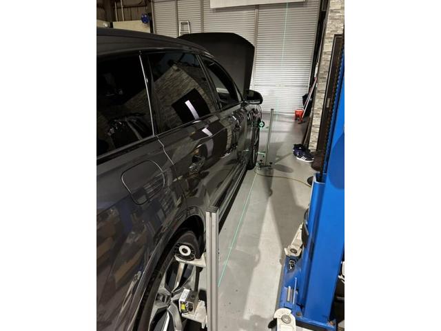 アウディ Q7　レーダーセンサー（ミリ波レーダー）エーミング調整　岐阜　AVARTH　岐南町