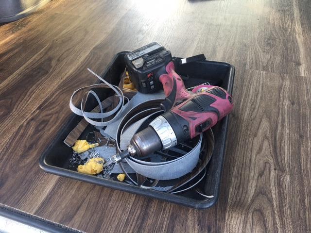 ハイエースコミューター床張施工１ナンバー