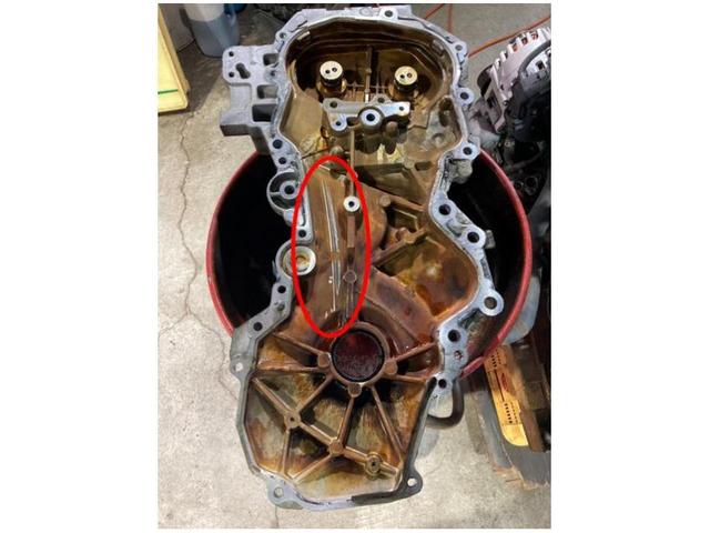 日産　セレナ(DBA-NC26)　タイミングチェーン交換