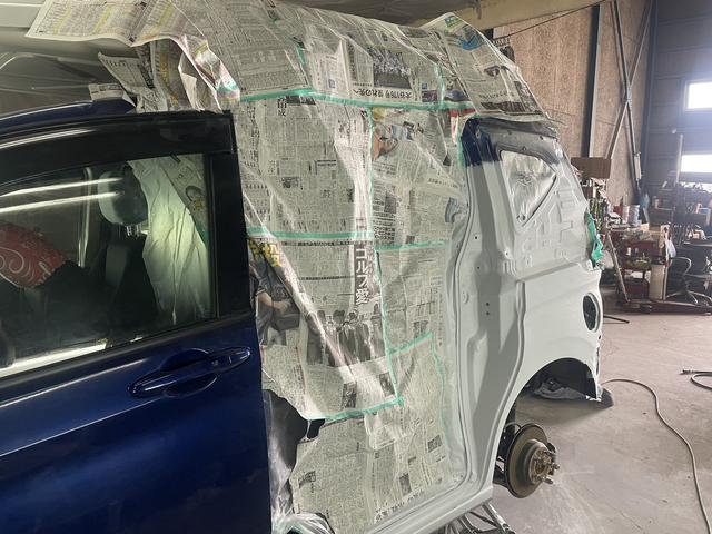 フリードの鈑金の作業風景です！