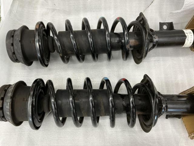 ホンダ　Ｎ－ＢＯＸ　フロントサスペンション交換