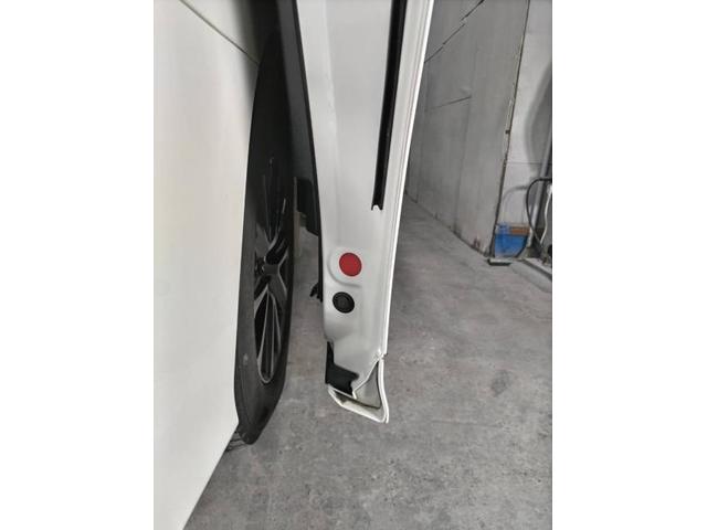 トヨタ　ヴェルファイア　右スライドドア裏サビ修理