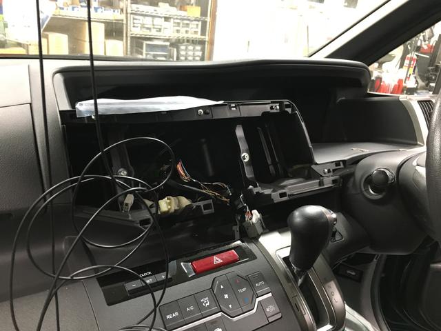 ホンダ　ステップワゴン　ナビ取付
