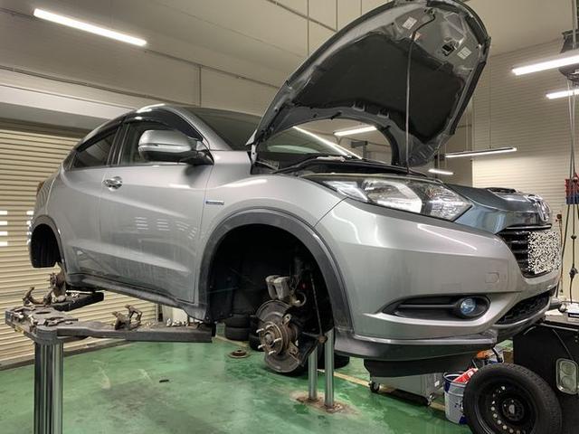 ＨＯＮＤＡ　ＶＥＺＥＬ　ＨＹＢＲＩＤ　４ＷＤ　ホンダ　ヴェゼル　ハイブリッド　４ＷＤ　車検整備　下廻り防錆塗装　ラスター　施工