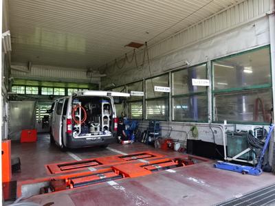 民間車検工場です！