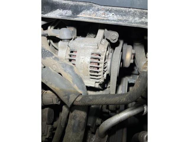 トヨタ ピクシス オルタネーター交換