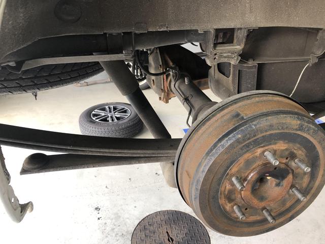 ニッサン　NV350キャラバン　ショックアブソーバ交換　旭川市、神楽、神楽岡、神居、西御料、東光・東神楽町・鷹栖町・美瑛町・東川町、他地域も大歓迎！
