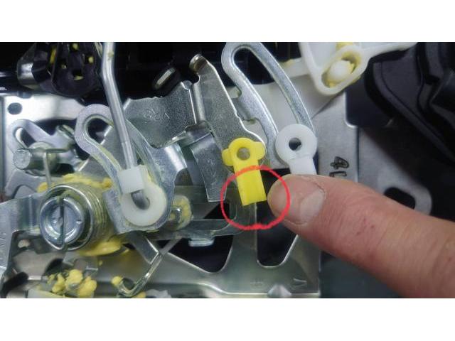 トヨタ　エスクァイア　ドア修理　