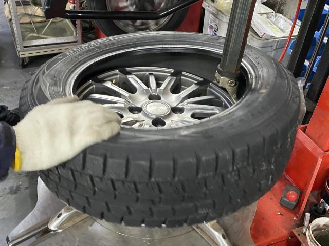 トヨタ　ヴィッツ　タイヤ組替　旭川市・神楽・神楽岡・神居・西御料・東光・東神楽町・鷹栖町・美瑛町・東神楽町・他地域も大歓迎！