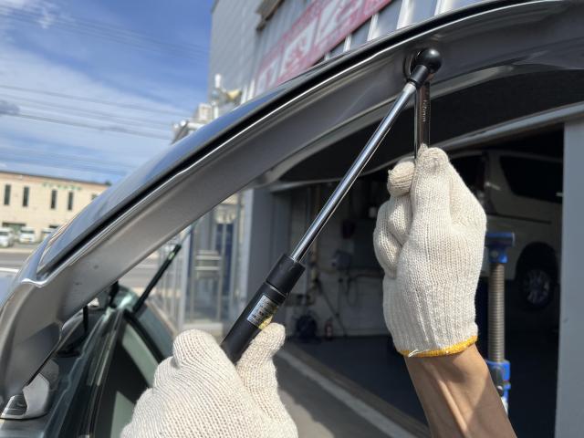 パッソ　ダンパー交換

旭川市・神楽・神楽岡・神居・西御料・東光・東神楽町・鷹栖町・美瑛町・東神楽町・他地域も大歓迎！