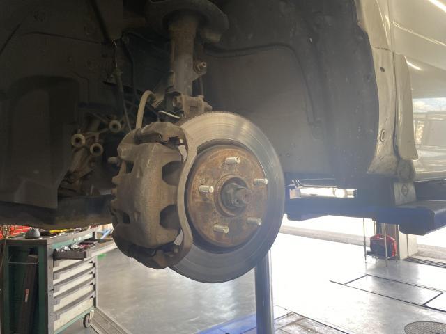 日産　セレナ　タイヤ交換・組換　旭川市・神楽・神楽岡・神居・西御料・東光・東神楽町・鷹栖町・美瑛町・東神楽町・他地域も大歓迎！