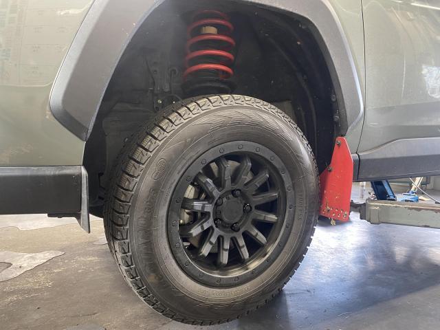 ＲＡＶ４　車高調取付け　旭川市・神楽・神楽岡・神居・西御料・東光・東神楽町・鷹栖町・美瑛町・東神楽町・他地域も大歓迎！