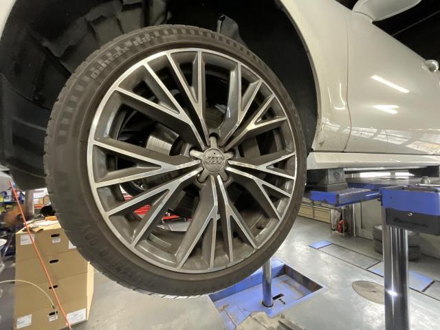 アウディ　Ａ７　タイヤ交換
旭川市・神楽・神楽岡・神居・西御料・東光・東神楽町・鷹栖町・美瑛町・東神楽町・他地域も大歓迎！ 